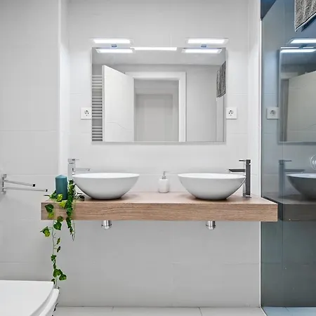 Apartment Magnificant First Line *